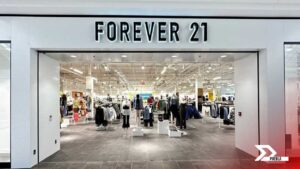 Forever 21 se declara en bancarrota por segunda vez en EE. UU. La competencia con Shein y Temu, el declive de los centros comerciales y el cambio en los hábitos de compra fueron clave.
